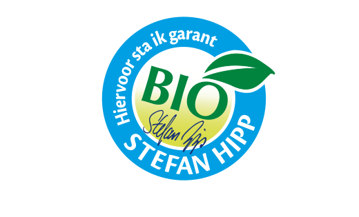 Een cirkelvormig logo met het woord "BIO" in het midden, omringd door een blauwe ring met de tekst "Hier voor staik garant" en "Stefan Hipp" geschreven rond de rand.